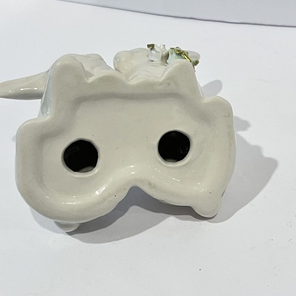 Vintage‎ White Porcelain Bunnies w/ Delicate Flowers Cottagecore Granny Easter - Picture 7 of 9